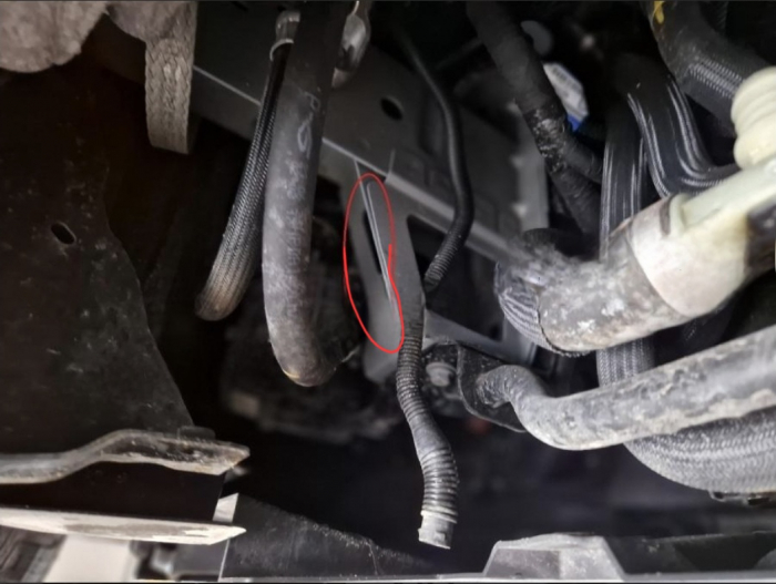Scut motor metalic Renault Trafic 2022 - prezent [9]