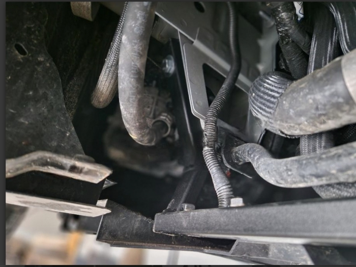 Scut motor metalic Renault Trafic 2022 - prezent [7]