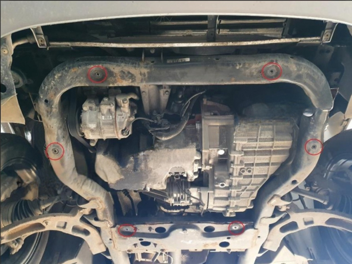 Scut motor metalic VW Transporter T5 dupa 2005 [4]