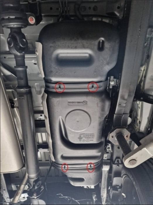 Scut Metalic Rezervor Toyota Hilux 2004-2015 Oțel 2mm Karmaster [4]