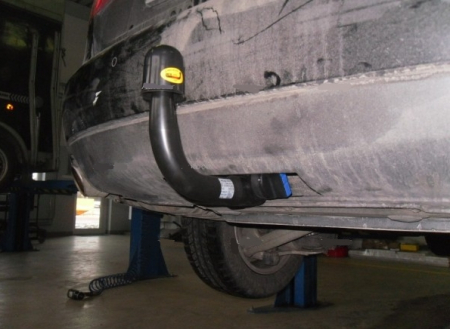 Carlig remorcare Audi A4 B8 2007 - 2015 vertical cu cheie marca Autohak [8]