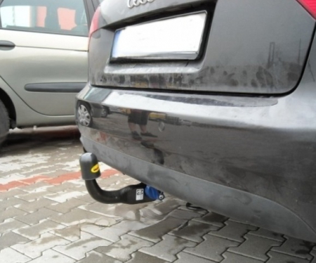 Carlig remorcare Audi A4 B6 2000 - 2004 demontabil automat vertical marca Autohak [3]