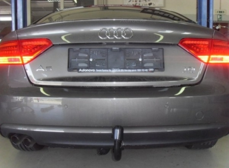 Carlig remorcare Audi A5 8T 2007 - 2017 vertical cu cheie marca Autohak [4]