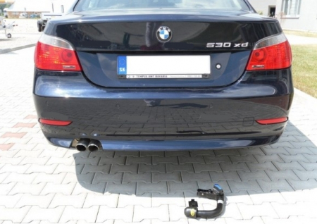 Carlig remorcare BMW Seria 5 E60, E61 2003 - 2010 vertical cu cheie marca Autohak [3]