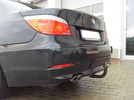 Carlig remorcare BMW Seria 5 E60, E61 2003 - 2010 vertical cu cheie marca Autohak [6]