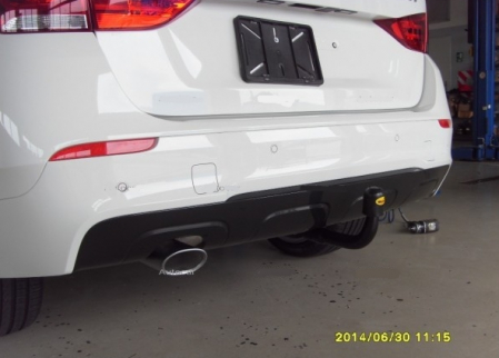 Carlig remorcare BMW X1 E84 2009 - 2015 vertical cu cheie marca Autohak [4]