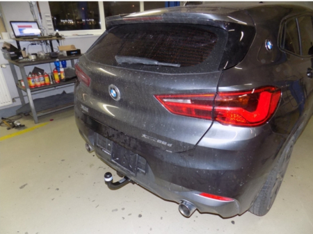 Carlig remorcare BMW X2 dupa 2018 vertical cu cheie marca Bosal [5]