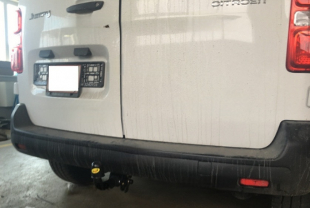 Carlig remorcare Citroen Jumpy dupa 2016 demontabil automat cu maneta marca Autohak [4]