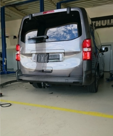 Carlig remorcare Citroen Jumpy dupa 2016 vertical cu cheie marca Autohak [4]