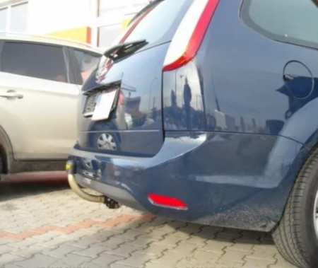 Carlig remorcare Ford Focus 2 combi 2005 - 2011 demontabil automat cu maneta marca Autohak [6]
