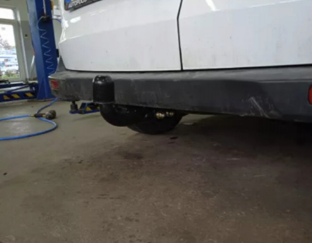 Carlig remorcare Ford Transit / Tourneo Courier fabricat dupa 2014 [1]