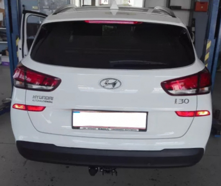 Carlig remorcare Hyundai i30 combi 2017 - 2019 demontabil automat cu maneta marca Autohak [5]
