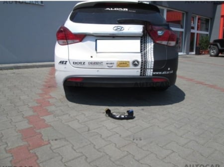 Carlig remorcare Hyundai i40 combi 2011 - 2018 demontabil automat vertical marca Autohak [4]