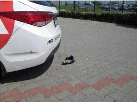 Carlig remorcare Hyundai i40 combi 2011 - 2018 demontabil automat vertical marca Autohak [3]