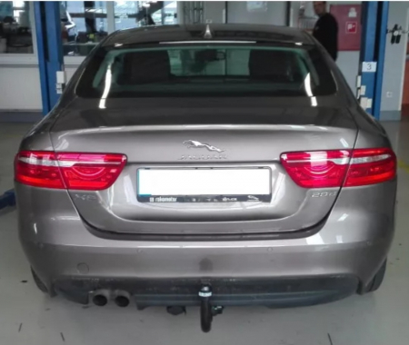 Carlig remorcare Jaguar XE sedan 2015 - 02/2019 demontabil automat vertical marca Brink [4]
