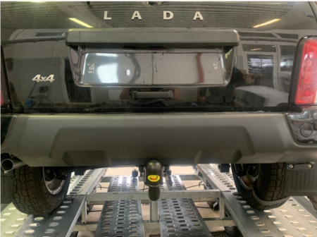 Carlig remorcare Lada Urban dupa 2016 demontabil automat cu maneta marca Autohak [6]