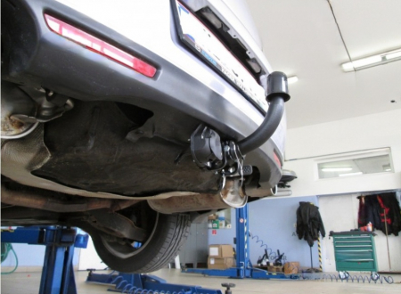 Carlig remorcare Mazda 6 4/5 usi 2008 - 2012 demontabil automat cu maneta marca Autohak [1]