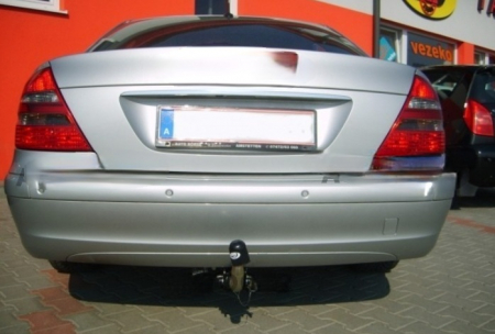 Carlig remorcare Mercedes E Class (W211) 4 usi 2002 - 2008 demontabil automat cu maneta marca Autohak [3]
