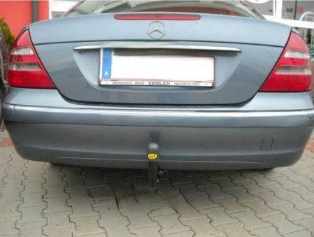 Carlig remorcare Mercedes E Class (W211) 4 usi 2002 - 2008 demontabil automat vertical marca Autohak [6]