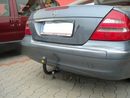 Carlig remorcare Mercedes E Class (W211) 4 usi 2002 - 2008 demontabil automat vertical marca Autohak [5]