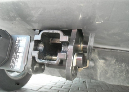 Carlig remorcare Mercedes GLK dupa 2008 demontabil automat cu maneta marca Autohak [1]