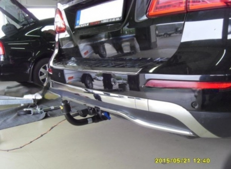 Carlig remorcare Mercedes M Class ML (W166) dupa 2011 demontabil automat vertical marca Autohak [13]