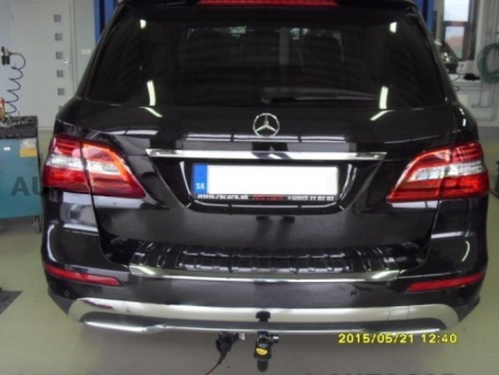 Carlig remorcare Mercedes M Class ML (W166) dupa 2011 demontabil automat vertical marca Autohak [14]