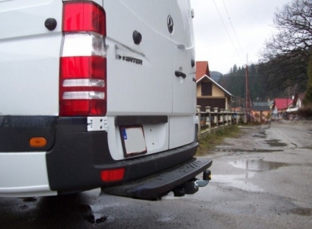 Carlig remorcare Mercedes Sprinter duba cu treapta punte simpla dupa 2006 marca Autohak [4]
