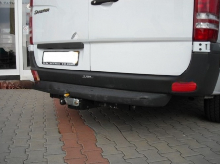 Carlig remorcare Mercedes Sprinter duba cu treapta punte simpla dupa 2006 marca Autohak [3]