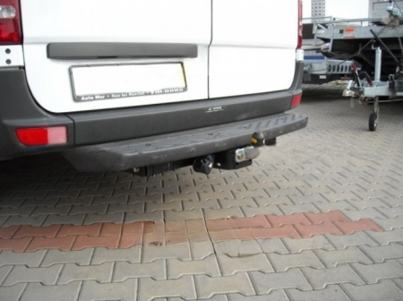 Carlig remorcare Mercedes Sprinter duba cu treapta punte simpla dupa 2006 marca Autohak [1]