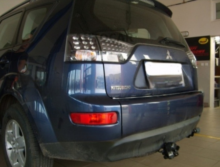Carlig remorcare Mitsubishi Outlander 2007 - 2012 demontabil automat cu maneta marca Autohak [7]