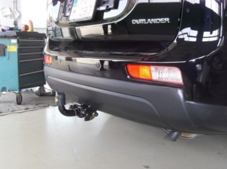 Carlig remorcare Mitsubishi Outlander dupa 2012 demontabil automat cu maneta marca Autohak [4]