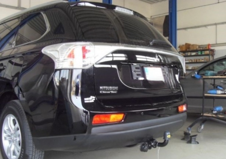Carlig remorcare Mitsubishi Outlander dupa 2012 demontabil automat cu maneta marca Autohak [3]