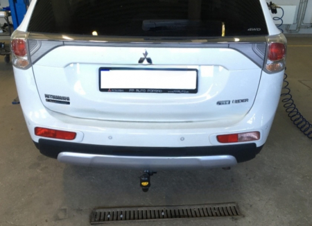 Carlig remorcare Mitsubishi Outlander dupa 2012 demontabil automat vertical marca Autohak [7]