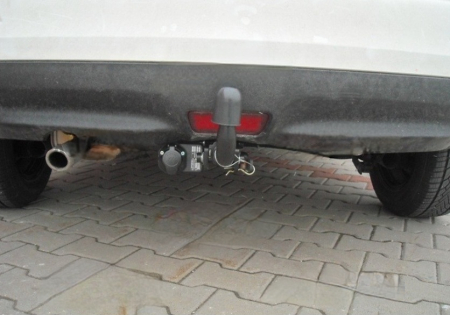 Carlig remorcare Nissan Juke tractiune fata dupa 2010 demontabil automat cu maneta marca Autohak [12]