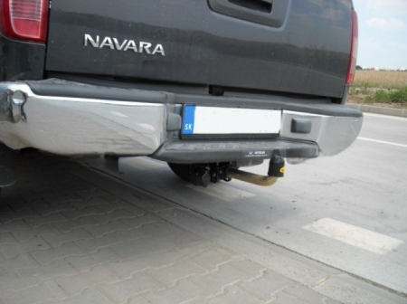 Carlig remorcare Nissan Navara cu scara 2005 - 2015 demontabil automat cu maneta marca Autohak [3]