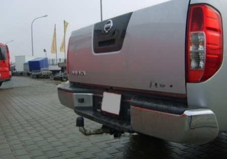 Carlig remorcare Nissan Navara cu scara 2005 - 2015 demontabil automat cu maneta marca Autohak [7]