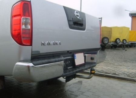 Carlig remorcare Nissan Navara cu scara 2005 - 2015 demontabil automat cu maneta marca Autohak [8]