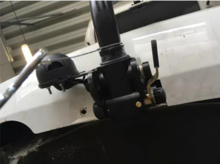 Carlig remorcare Nissan Note dupa 2013 demontabil automat cu maneta marca Autohak [1]