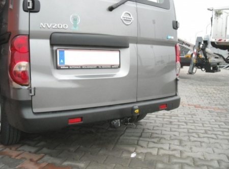 Carlig remorcare Nissan NV200 dupa 2009 demontabil automat cu maneta marca Autohak [4]