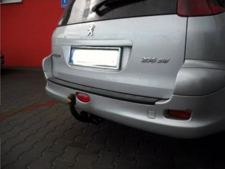 Carlig remorcare Peugeot 206 SW dupa 2002 marca Autohak [1]