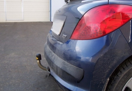 Carlig remorcare Peugeot 207 htb dupa 2006 demontabil automat cu maneta marca Autohak [1]