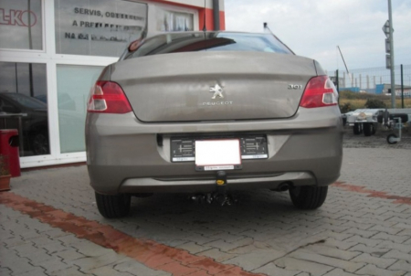 Carlig remorcare Peugeot 301 dupa 2013 demontabil automat cu maneta marca Autohak [8]