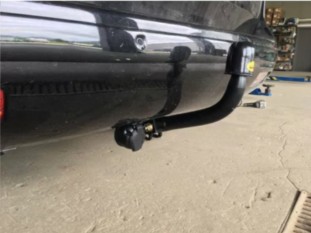 Carlig remorcare Peugeot 5008 dupa 2009 marca Autohak [6]