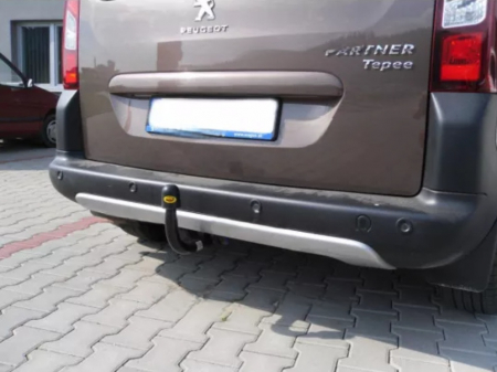 Carlig remorcare Peugeot Partner van 2008 - 2018 demontabil automat vertical marca Autohak [4]
