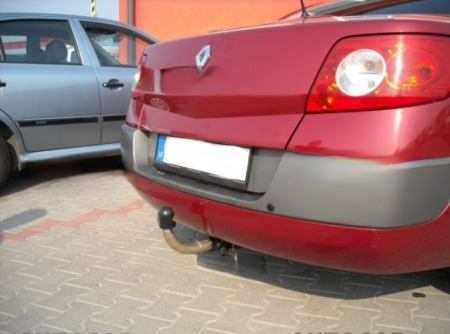 Carlig remorcare Renault Megane 2 berlina 2003 - 2009 demontabil automat cu maneta marca Autohak [2]