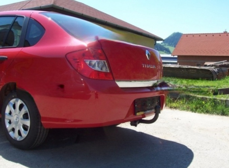 Carlig remorcare Renault Symbol dupa 2001 marca Autohak [4]