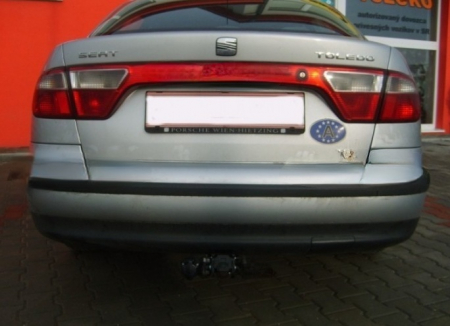 Carlig remorcare Seat Toledo 4 usi 1998 - 2004 demontabil automat cu maneta marca Autohak [2]
