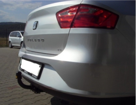 Carlig remorcare Seat Toledo 5 usi dupa 2013 demontabil automat cu maneta marca Autohak [2]