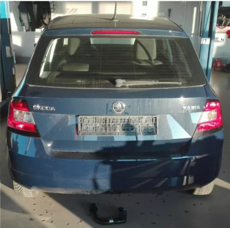Carlig remorcare Skoda Fabia 5 usi 2014 - 2018 demontabil automat vertical marca Autohak [7]
